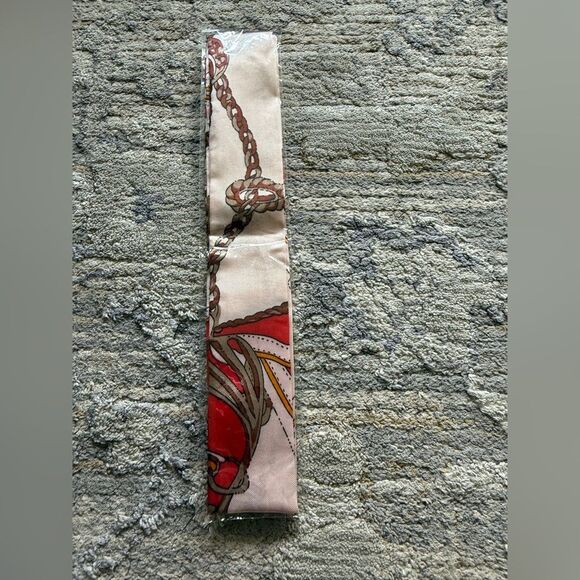 Light and soft narrow-width twillis scarf,  NIP - Picture 5 of 5